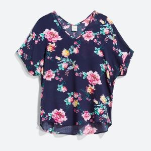 Kaileigh Rossano V-Neck Top Size Medium